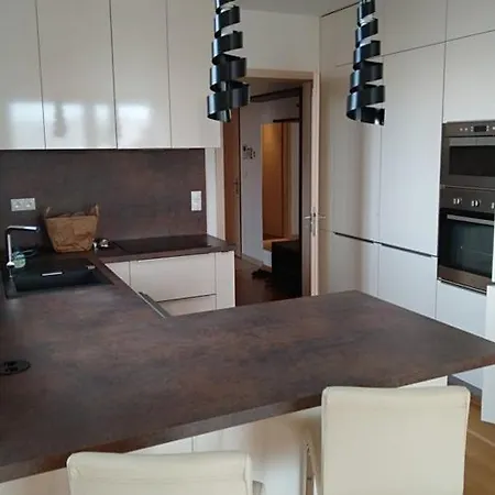 Beautiful Fully Furnished Apartment In Praha * Prague