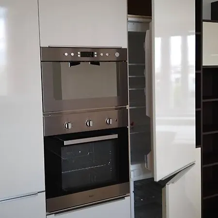 Beautiful Fully Furnished Apartment In Praha Apartment